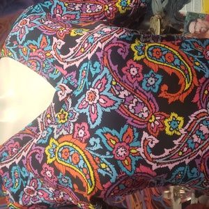 Scrub top sz medium colorful brand new